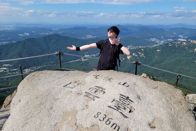 Hiking Adventure Bukhansan Highest Peak & Old Buddhist temples visit (Lunch inc) - Lunch on the trail: seaweed roll first, then plan your water