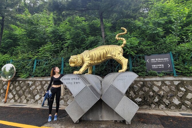 Inwangsan hike & historical sites - Inwangsan at dusk: the Seoul views that feel personal