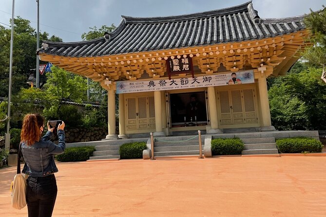 Inwangsan hike & historical sites - Sajik Park start: Sajikdan and Tangun Shrine before the climb