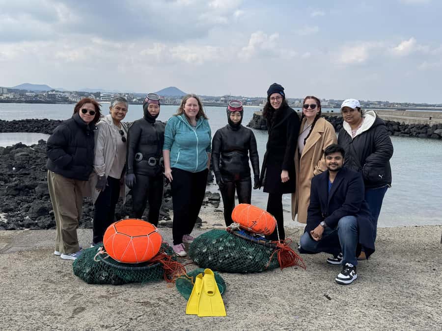Jeju EAST Course : UNESCO (Seongsan-ilchulbong) BUS TOUR - Guides and the real quality test: explanations and weather control