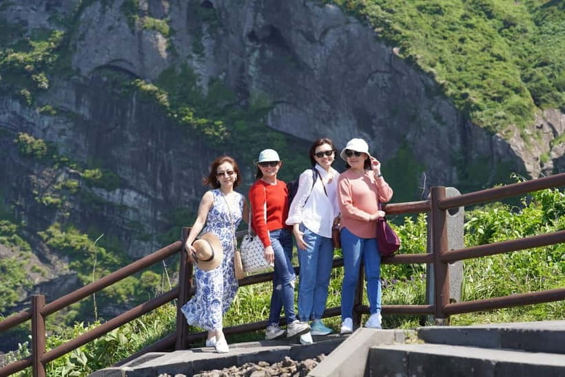 Jeju: Eastern Jeju UNESCO Spots Day Tour - Price Value: Admission Included, Lunch Extra