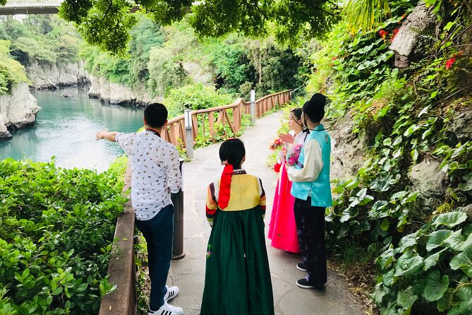 [Jeju] Hanbok Private guide tour & photo session in beautiful Yongduam rock, - Key highlights worth knowing