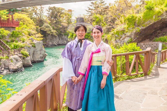 [Jeju] Hanbok Private guide tour & photo session in beautiful Yongduam rock, - Yongyeon Cloud Bridge and the pagoda rest in Yongyeon Valley