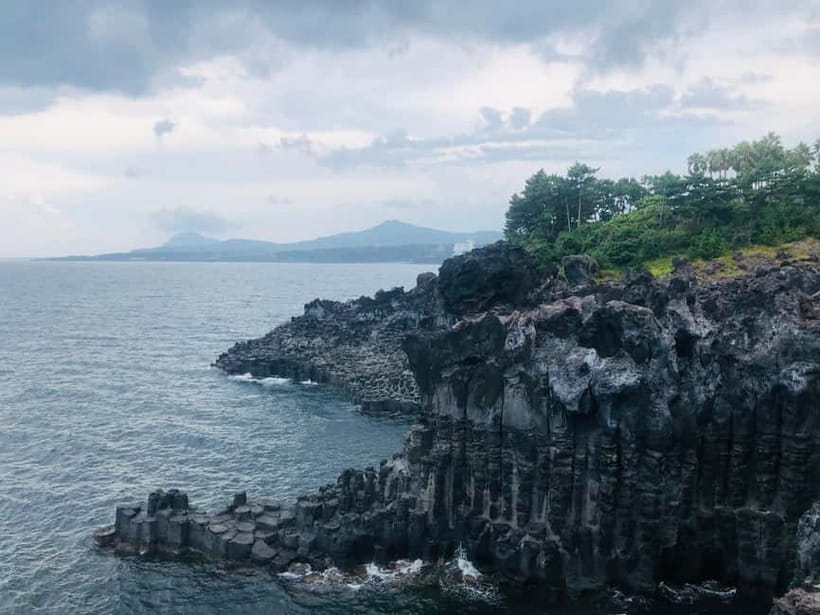 Jeju Island: Customized Private Full-Day Van Tour - How the guide and the private transport change the quality of your day