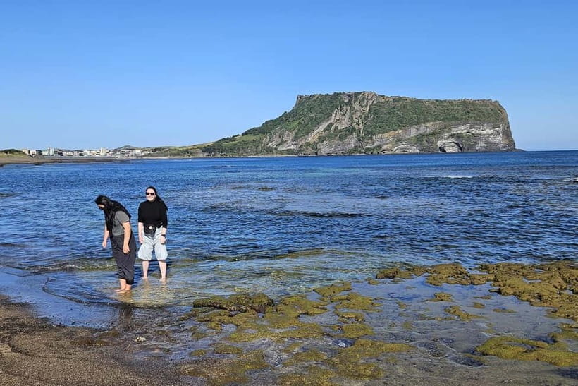 Jeju Island: Full-Day East Jeju Bus Tour with Entry Fees - Hamdeok Beach finish: slow down, reset, and enjoy the sea