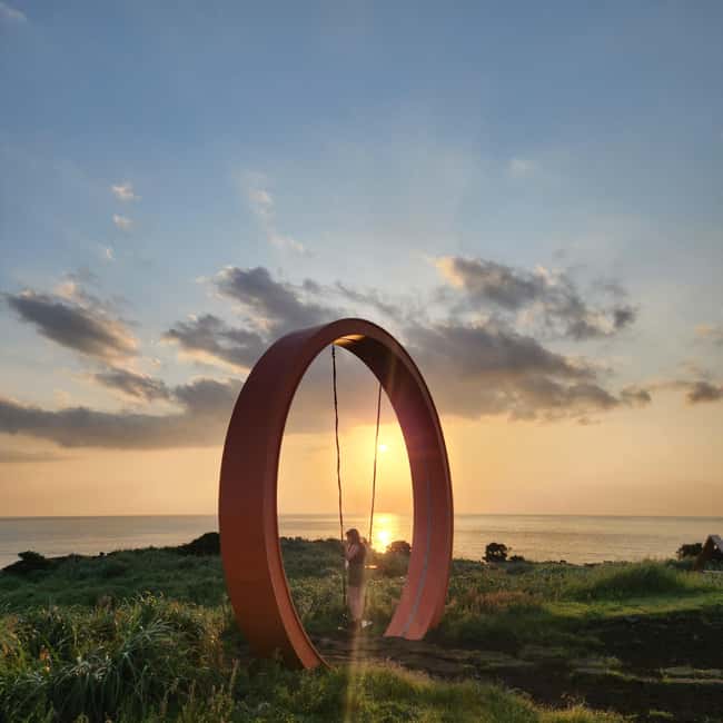 JEJU ISLAND : Higlights SUNRISE guided Tour - First Light on Jeju, without the chaos