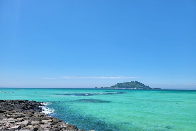 Jeju island Jumbo taxi Private Tour with Mr.Hong west of jeju - Yongmeori Beach and the Cruise Option That Changes the Mood