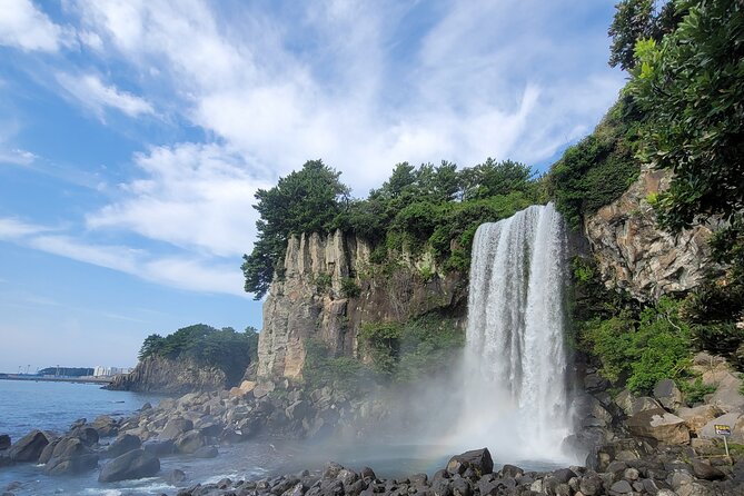 Jeju island private Day tour - west and south of Jeju island - Handam Coastal Trail, Sanbangsan Mountain, and Suwolbong Peak: easy steps, big rewards