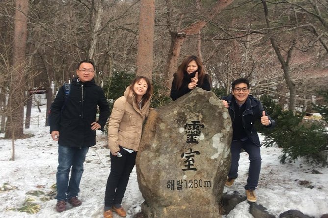Jeju Island Private Taxi Tour : 2 Full days - Sanbangsan Mountain and the cave-adjacent vibe