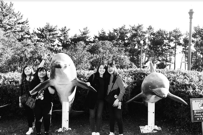 Jeju Island Taxi Tour : South Day Tour - Stop 1: O’sulloc Tea Museum and the Big Tea Photo Moment