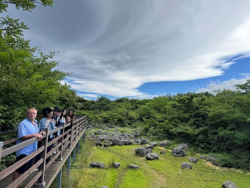 Jeju: Popular Sightseeing Private Car Charter Tour - Pickup to drop off: the rhythm of a 9-hour private day