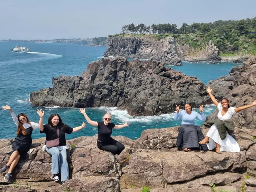 Jeju: Popular Sightseeing Private Car Charter Tour - Udo Island adds-on: how the vehicle rules affect your day
