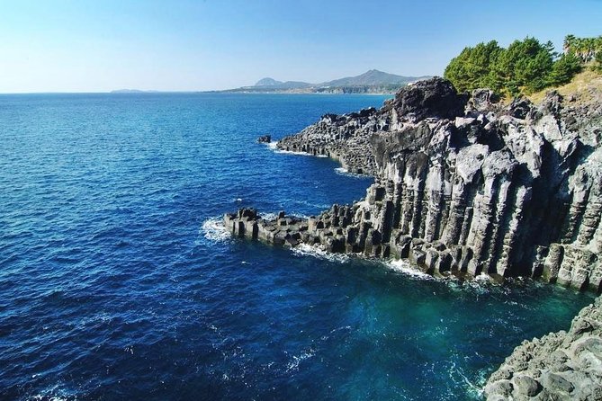 Jeju Premium Small Group UNESCO Day Tour - South Course - Stop 3: Yakcheonsa Temple (About 30 Minutes)