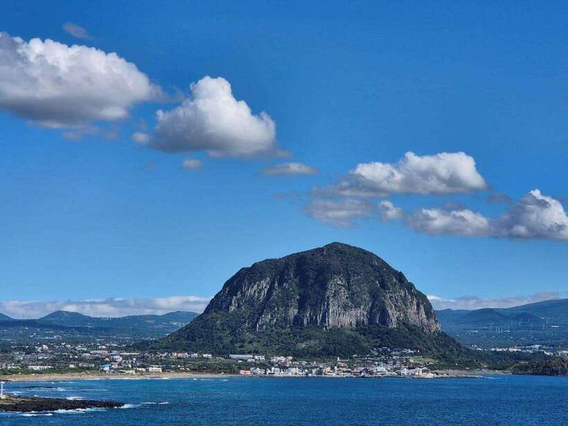 Jeju: Private Tour with an English Guide and a Vehicle - A 9-hour Jeju day that fits your pace, not the other way around