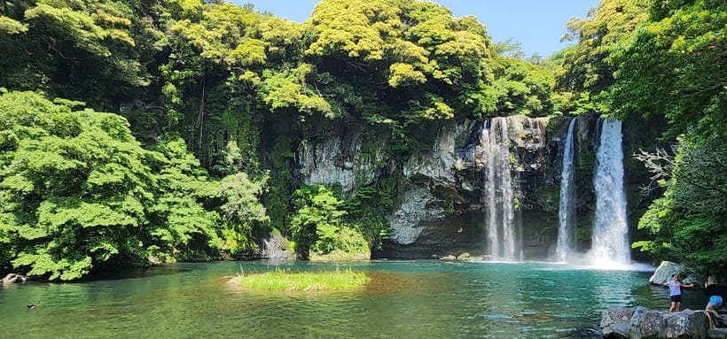Jeju: Southern Top UNESCO Spots Bus Tour - Hallasan Eoseungsaengak Trail: panoramic views without the full ordeal