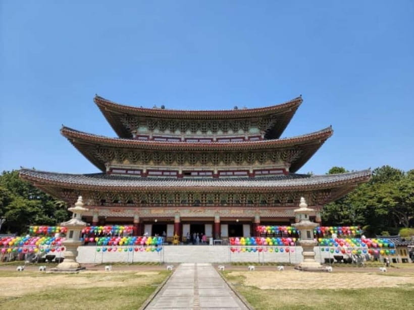 Jeju: UNESCO Day Tour for Cruise Guests - Yakcheonsa Temple, a temple stop with mineral springs and golden Buddha statuary
