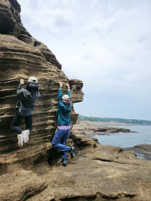 Jeju: West & South Full-Day Authentic Tour - Lunch Break, Local Flavor, and Ordering Help