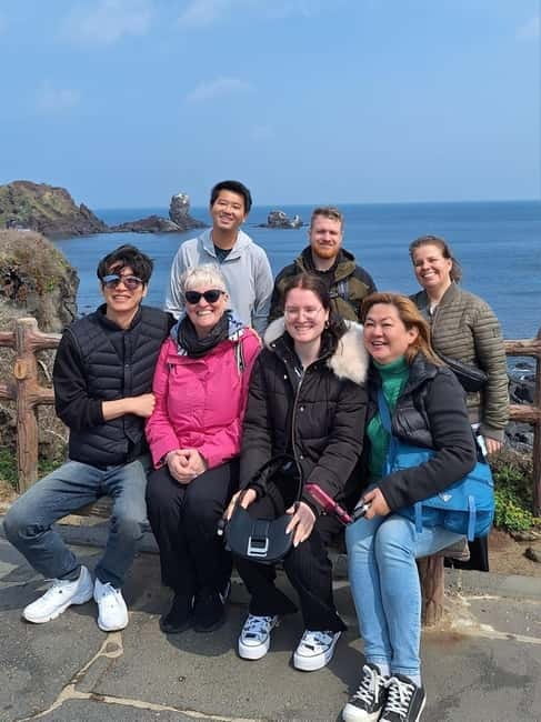 Jeju: Western and Southern Sightseeing Day Tour - Jusangjeollidae Lava Cliffs: pillar stones and real volcanic scale