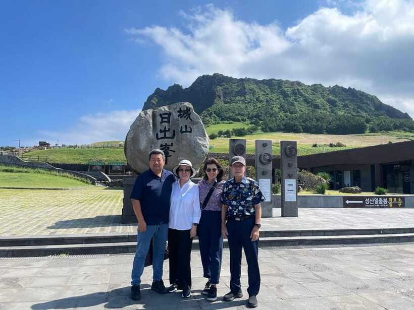 Jeju: Western and Southern Sightseeing Day Tour - Bomunsa Temple on Mt. Sanbangsan: ocean-facing calm with a workout edge