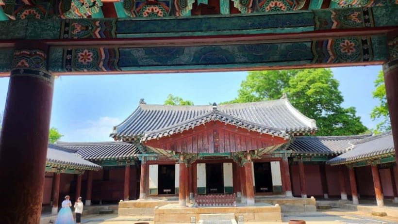 Jeonju: Essence of Jeonju, Hanok Village & Maisan Mountain - First guided stop near 228-39: a real start, not a warm-up