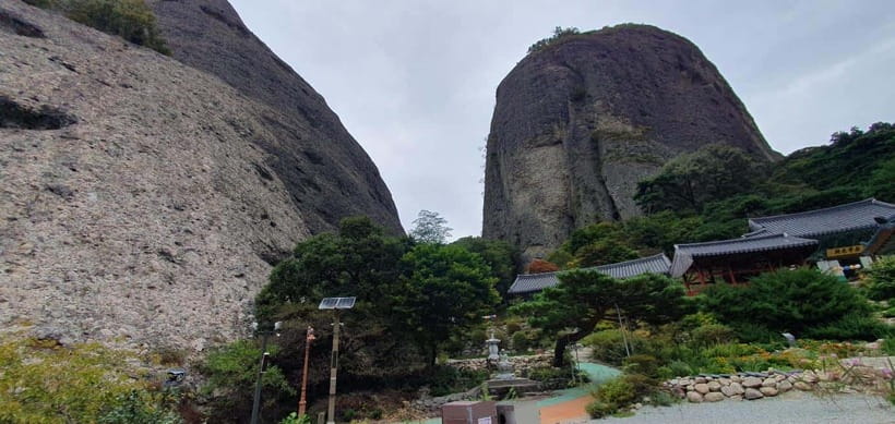 Jeonju: Essence of Jeonju, Hanok Village & Maisan Mountain - Maisan Mountain: Michelin 3-star views plus a calm 2.5 km walk