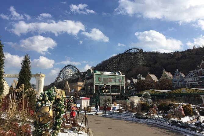 Jisan Ski One Day Tour - Everland later in the day: an easy shift from slopes to rollercoasters