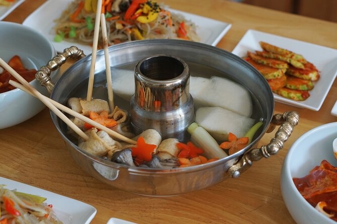 K-food cooking Japchae Mandu Tteokbokki & Fishcake - Cooking Like You Mean It: Tips for Japchae, Tteokbokki, Fishcake, and Mandu