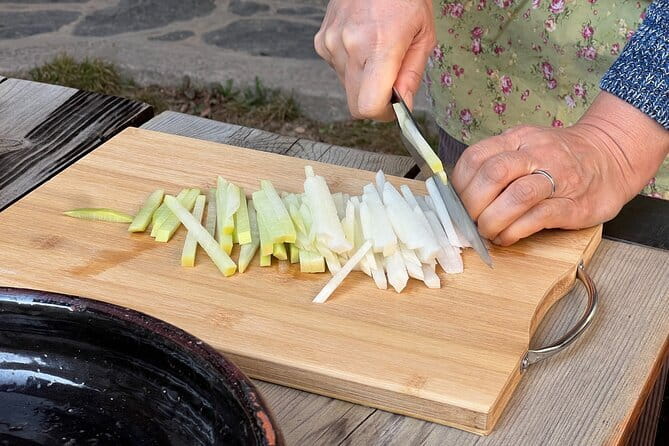 Kimchi Making Class (+ Korean BBQ) in Traditional Hanok Courtyard - Weather and practical realities
