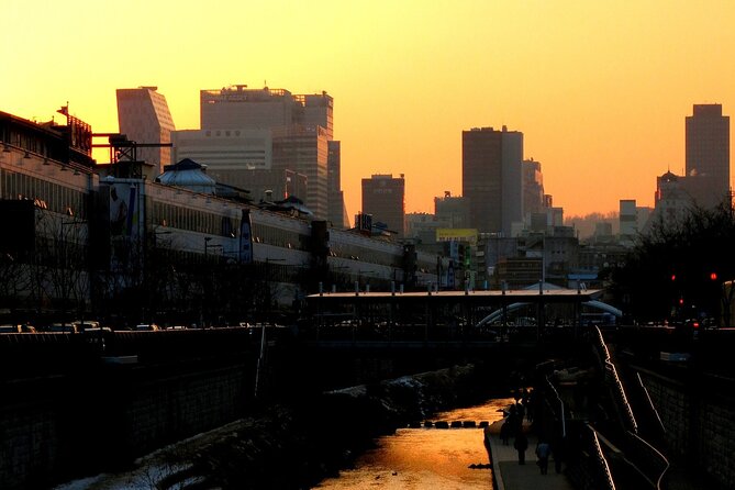 [KoreaByLocal] Authentic Seoul Night Walk and Chicken & Beer - The Guide Factor: Certified Hosts and Small-Group Interaction