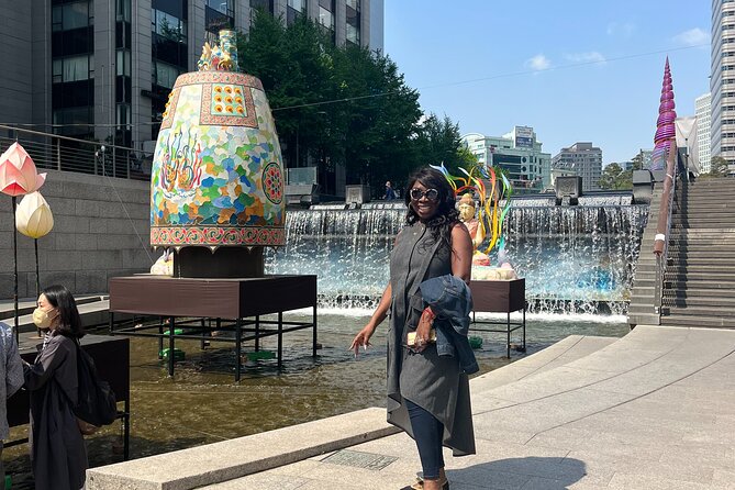 [Koreabylocal] Night Walk and Korean Barbaeque time with local - How the 2-hour format works, from meeting to ending back near Gwanghwamun