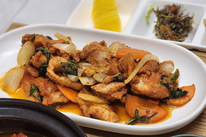 Korean Home Style Cooking Class in Gangnam Seoul - The flow inside the studio: from ingredients to eating your own meal