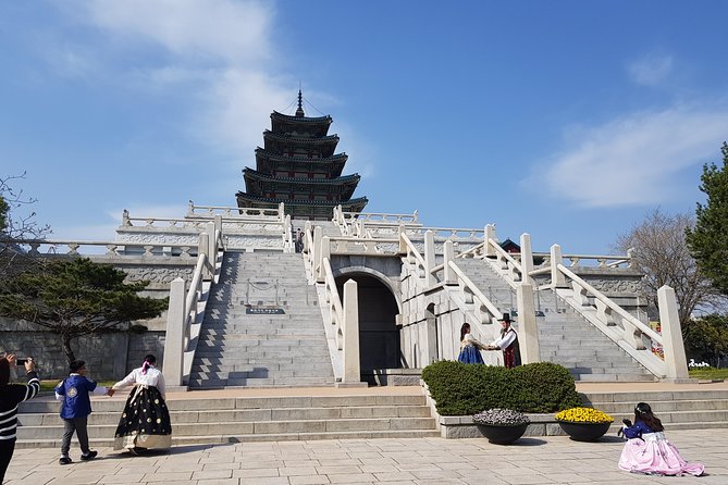 Korean Palace and Market Tour in Seoul Including Insadong and Gyeongbokgung Palace - Midday Ginseng Center and Korean Lunch That Actually Matters