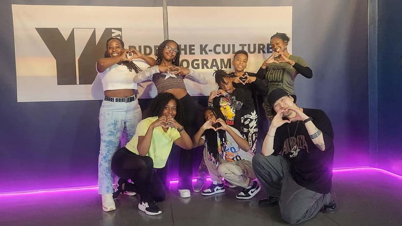 Kpop Dance Class in Seoul (incl. video shooting & editing) - 90-Minute K-pop workout with video shooting baked in