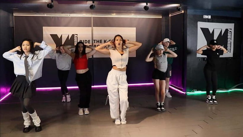 Kpop Dance Class in Seoul (incl. video shooting & editing) - Warm-up, rhythm training, 60 minutes of choreography