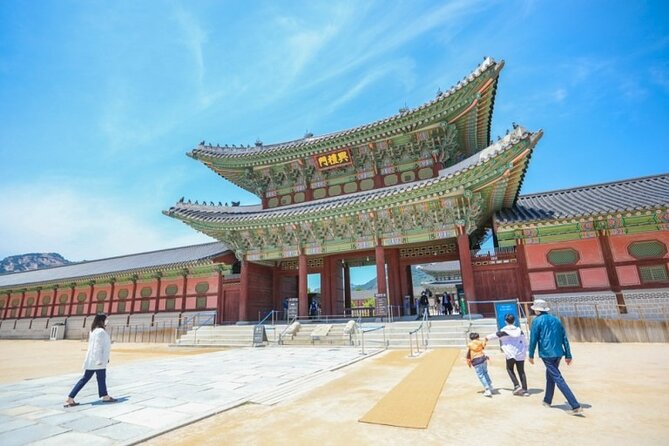 Layover & Stopover in Seoul/private Tour - Gyeongbokgung Palace: the royal guard changing moment that people remember