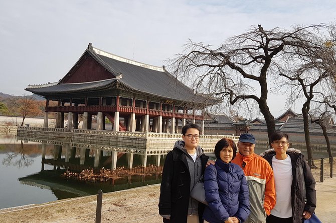 Layover Tour for essential Seoul City & Gourmet tour(Incl. Lunch) - Insadong and Cheonggyecheon, old Seoul meets modern rhythm