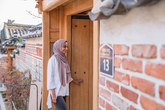 Layover Tour from Incheon Airport to Seoul with a Tour Specialist - Bukchon Hanok Village: Old Neighborhood, New Life