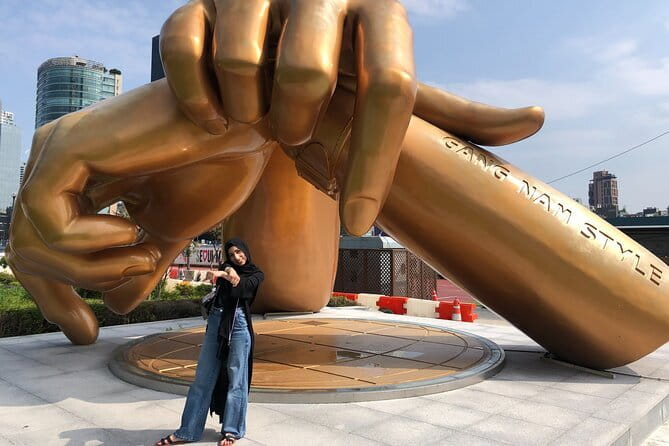Lee’s Private 4-hour Customized Seoul Tour - Starting at Starbucks Anguk, This Half-Day Plan Is Easy to Join