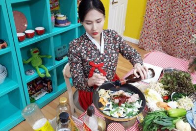 Local Home Korean Cooking Class & Market Adventure in Seoul