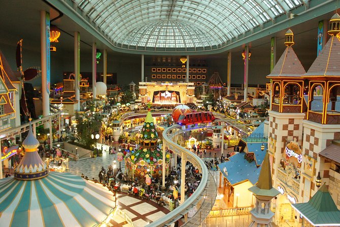 Lotte World Package Deal - Group Size, English Guidance, and How the Tour Feels in Motion