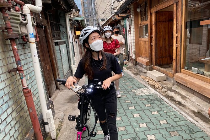 Market Food Tour & Evening E-bike Ride in Seoul - Gwangjang Market: where the street food time actually matters