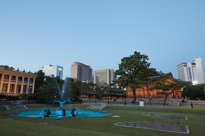 Moonlight Rainbow Fountain Show Night Tour in Seoul - Hangang Park ramyeon: the best kind of break in the cold