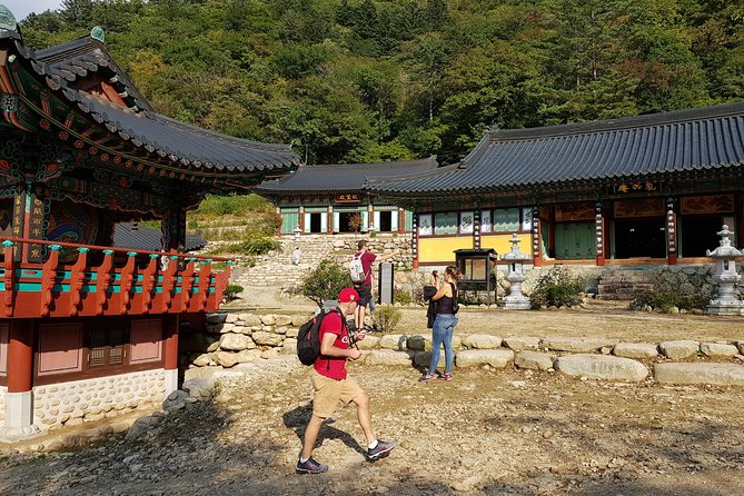 One-Day Tour for stunning Mt.Seoraksan from Seoul - Sinheungsa Temple: Calm Views and a Slower Pace