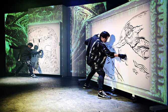 Painters Show in Gwanghwamun Theater (nearby Seodaemun station) - The art references: Michelangelo, Van Gogh, Klimt, remixed