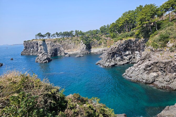 Private 2Days Tour a lot of Experience Driver in jeju island - Day 1: Hamdeok Beach, Manjanggul Cave, and Seongsan Ilchulbong