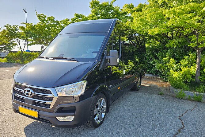 Private Airport Transfer From Incheon Airport To Seoul(up to 12) - The drive into Seoul: comfort, phone charging, and helpful local tips