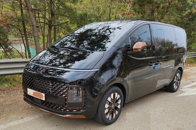 Private Airport Transfer <em> Incheon Airport <-> Seoul (1-5 people) – Key things to know before you book’ /></p>
<ul>
<li><strong>Flight-tracked meet-up at Incheon:</strong> Driver waits at the gate with a name board after checking your flight schedule.</li>
<li><strong>Door-to-door private ride:</strong> From Incheon to your Seoul hotel (or the reverse), only for your group.</li>
<li><strong>Luggage math is strict:</strong> 5 standard pieces allowed, bigger bags may count double.</li>
<li><strong>Hotel to airport timing is early:</strong> Meet at your hotel lobby <strong>4 hours before departure</strong>.</li>
<li><strong>1.5 hours is a rough estimate:</strong> Plan for traffic and airport procedures, especially in early mornings.</li>
<li><strong>Child seat costs extra:</strong> A child seat (age 0-2) is an additional KRW 20,000 paid to the driver.</li>
</ul>
<h2>Why this Incheon to Seoul private transfer is worth your time</h2>
<p><img width="669" height="446" decoding="async" src=