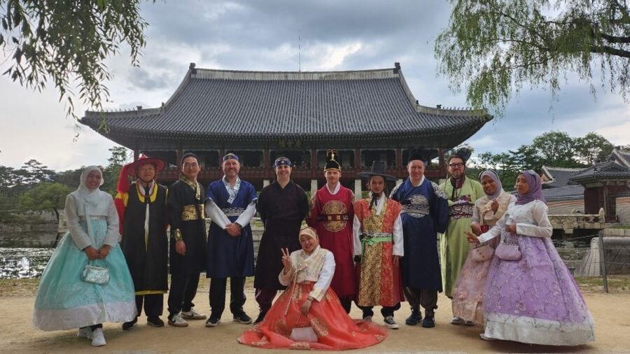 Private Customized Seoul Tour with Your Korean Buddy - Modern Seoul Route: Gangnam, COEX, and a Break by the Han River