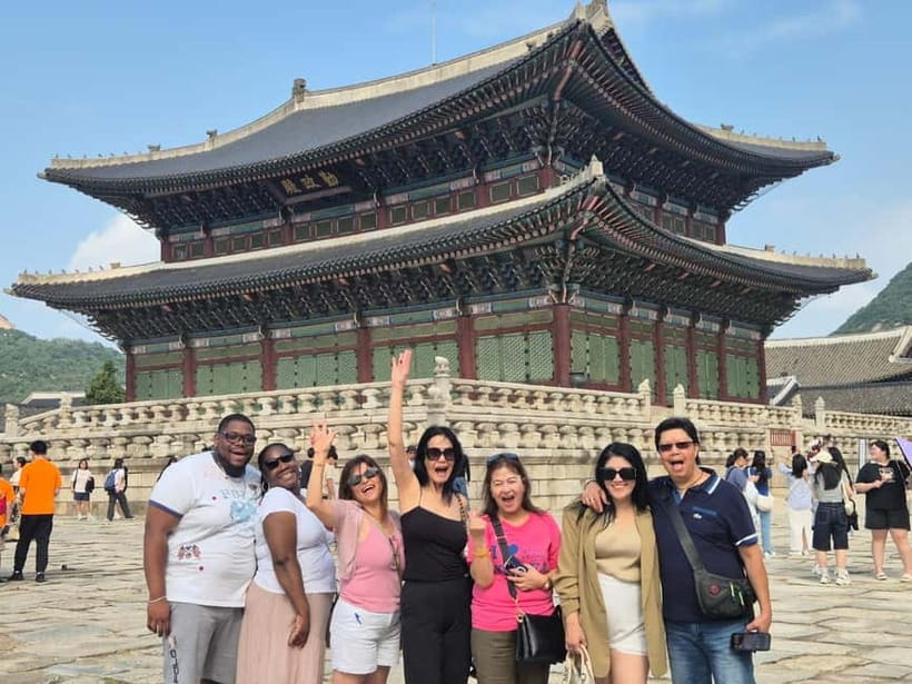 Private Customized Seoul Tour with Your Korean Buddy - Who the Korean Buddy Is, and What Your Guide Can Do For You