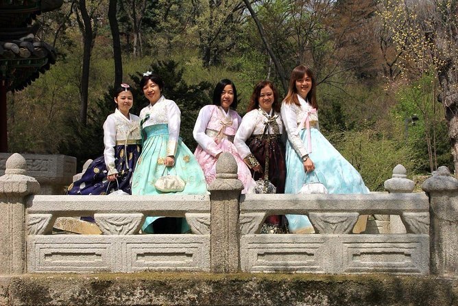 Private day tour Korea(Seoul trip) with Professional Photographer - Everland and a Fortress day: South of Seoul for bigger attractions